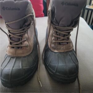 Columbia Tan and Black Outdoor Boots